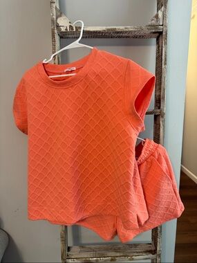 Quilted Short Sleeve Top and Shorts Set - Vibrant peach